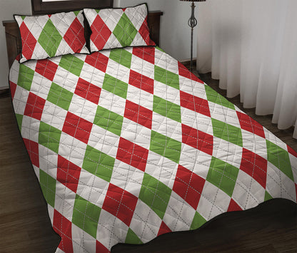 White Red And Green Argyle Pattern Print Quilt Bed Set