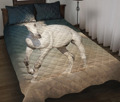 White Stallion Horse Print Quilt Bed Set