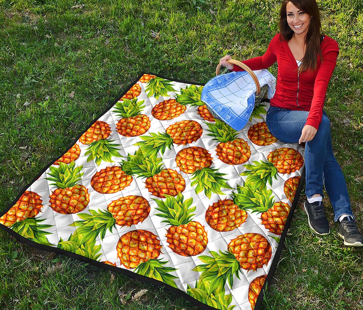 White Summer Pineapple Pattern Print Quilt