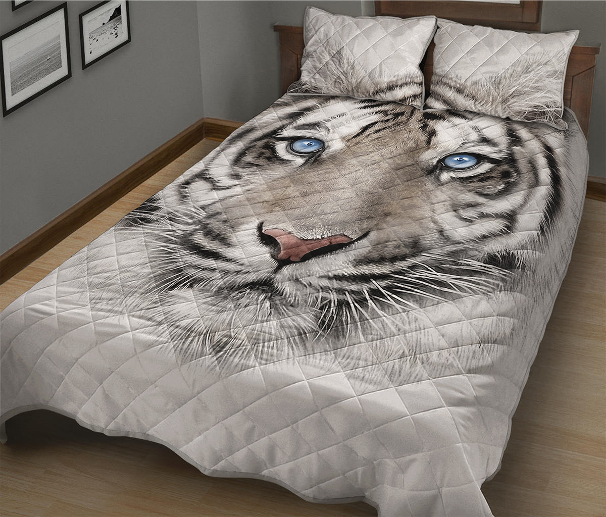 White Tiger Portrait Print Quilt Bed Set