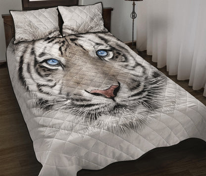White Tiger Portrait Print Quilt Bed Set