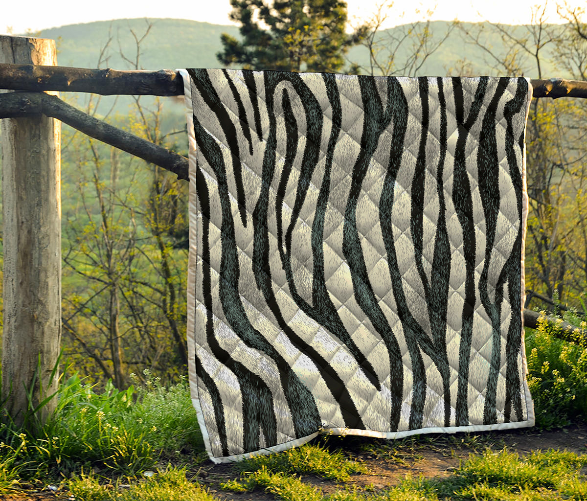 White Tiger Stripe Pattern Print Quilt
