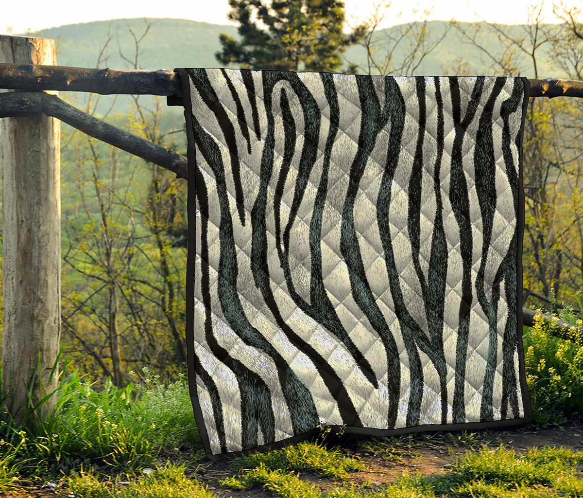 White Tiger Stripe Pattern Print Quilt