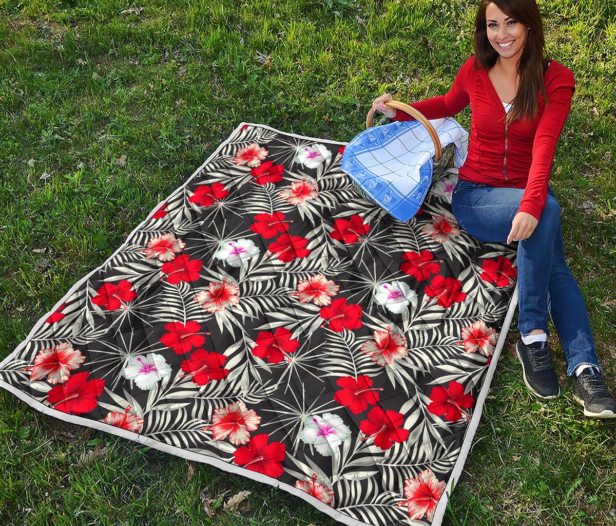 White Tropical Hibiscus Pattern Print Quilt