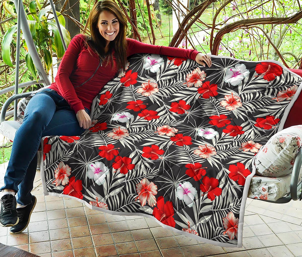 White Tropical Hibiscus Pattern Print Quilt