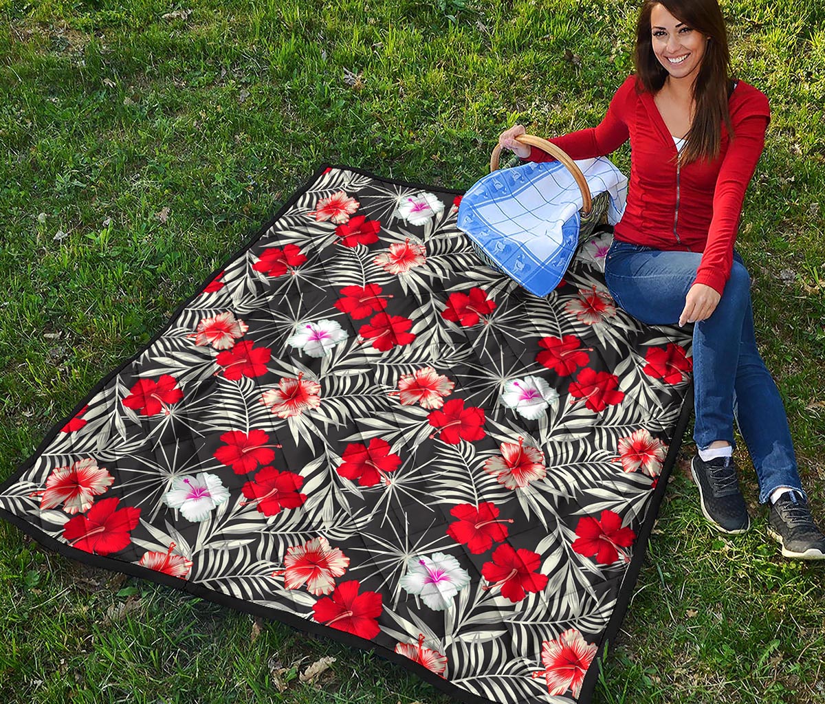 White Tropical Hibiscus Pattern Print Quilt