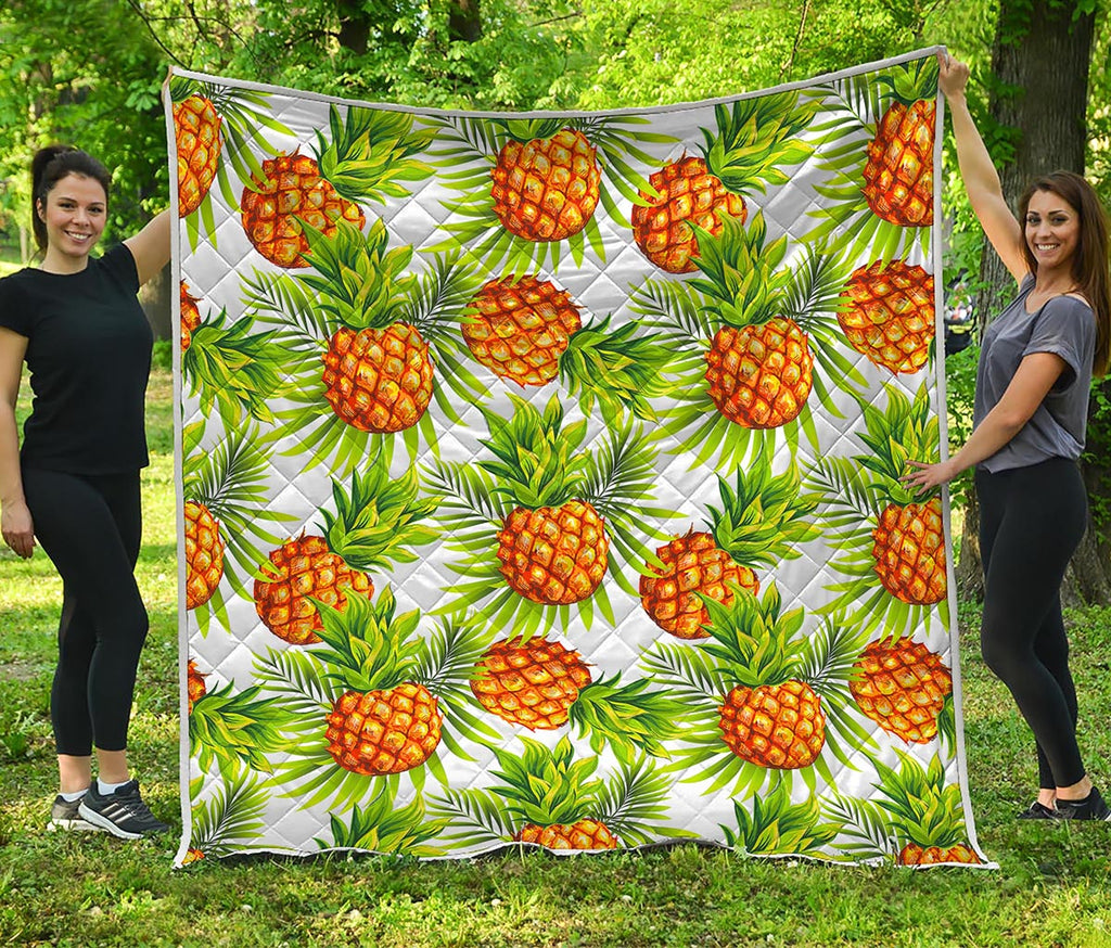 White Tropical Pineapple Pattern Print Quilt