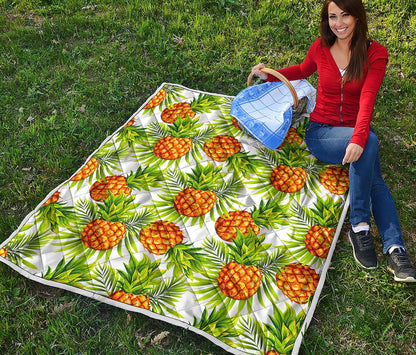 White Tropical Pineapple Pattern Print Quilt