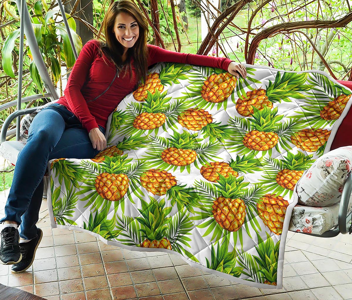 White Tropical Pineapple Pattern Print Quilt