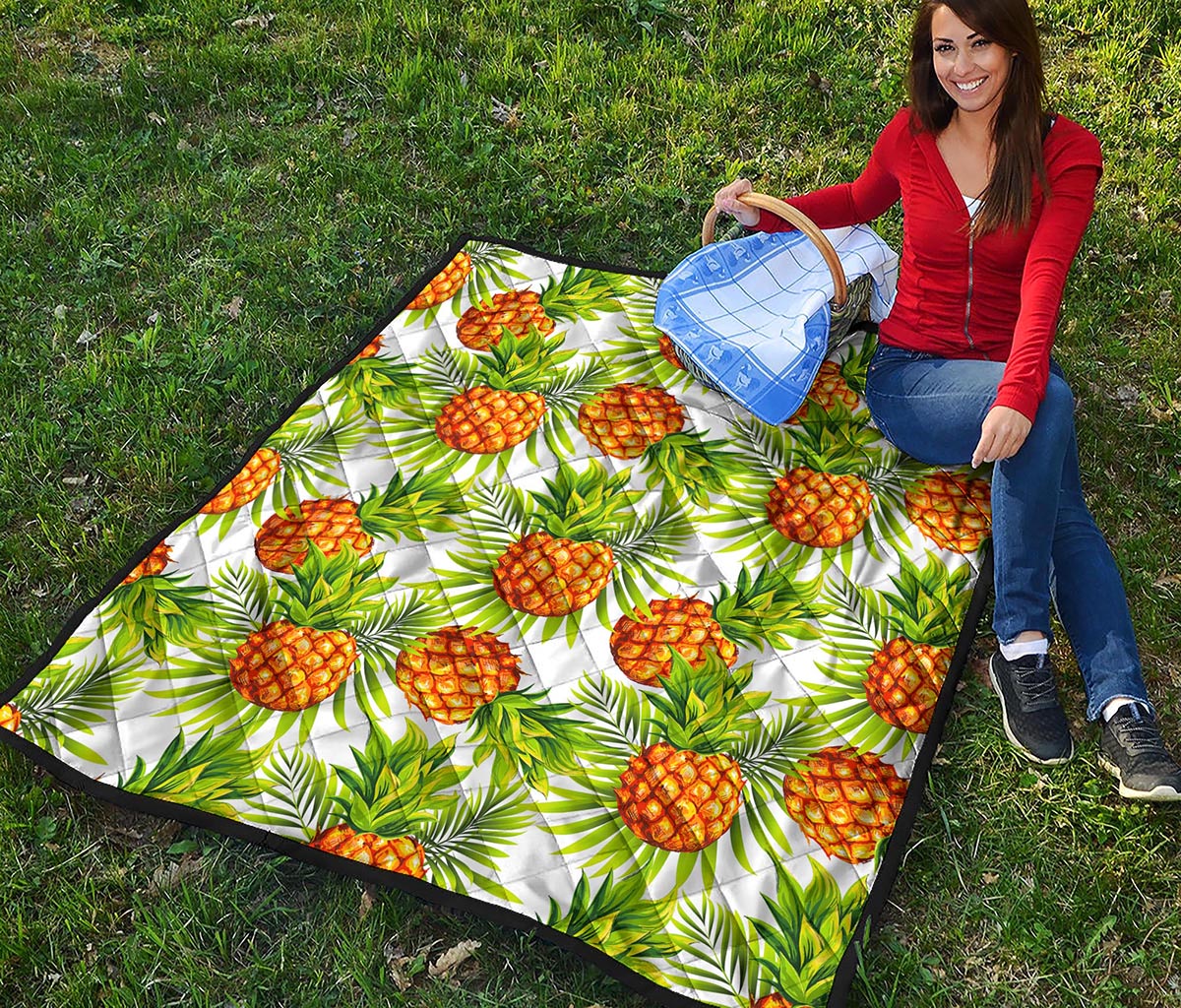 White Tropical Pineapple Pattern Print Quilt
