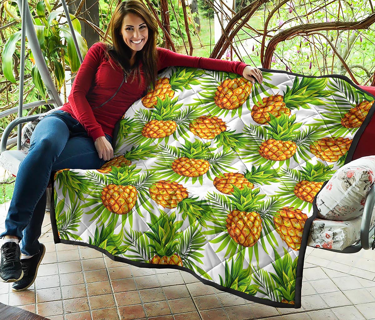 White Tropical Pineapple Pattern Print Quilt