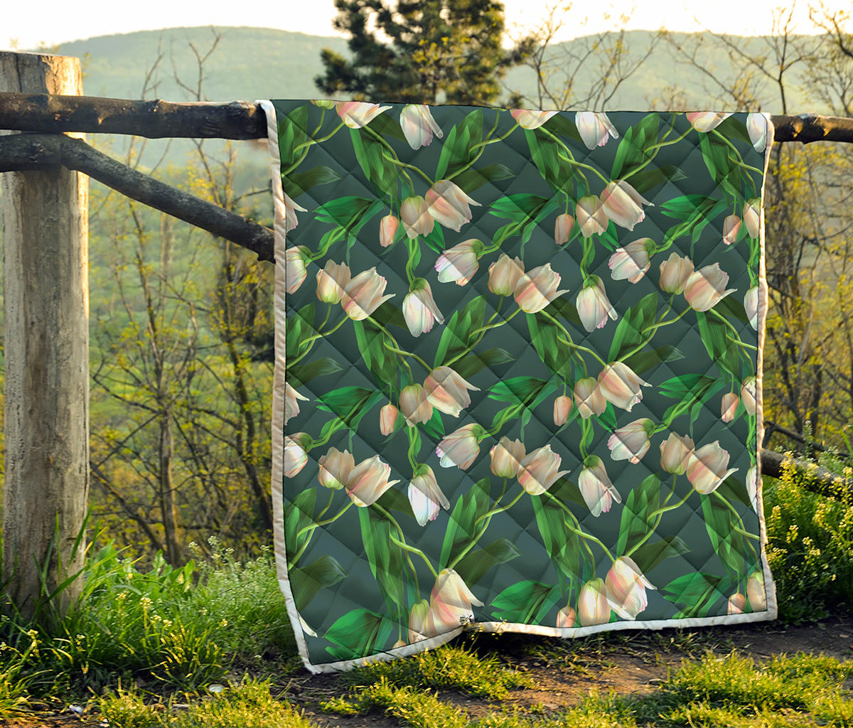White Tulip Pattern Print Quilt