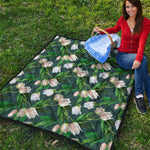 White Tulip Pattern Print Quilt