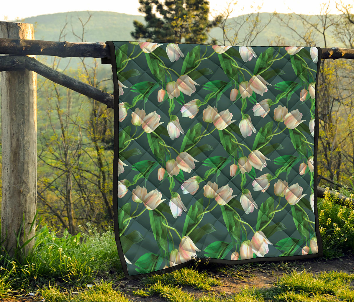 White Tulip Pattern Print Quilt