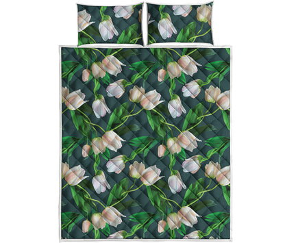 White Tulip Pattern Print Quilt Bed Set