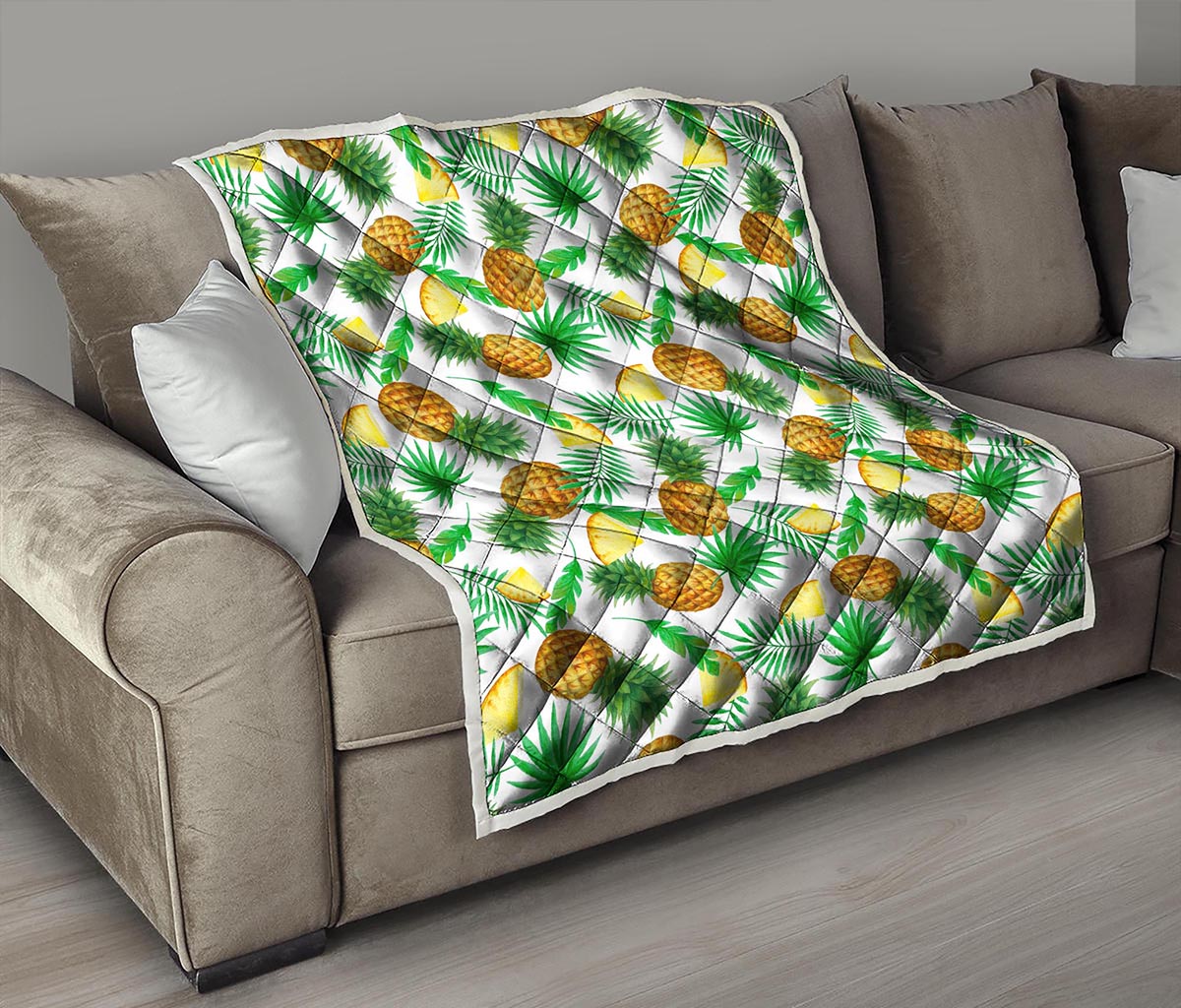 White Watercolor Pineapple Pattern Print Quilt