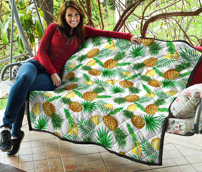 White Watercolor Pineapple Pattern Print Quilt