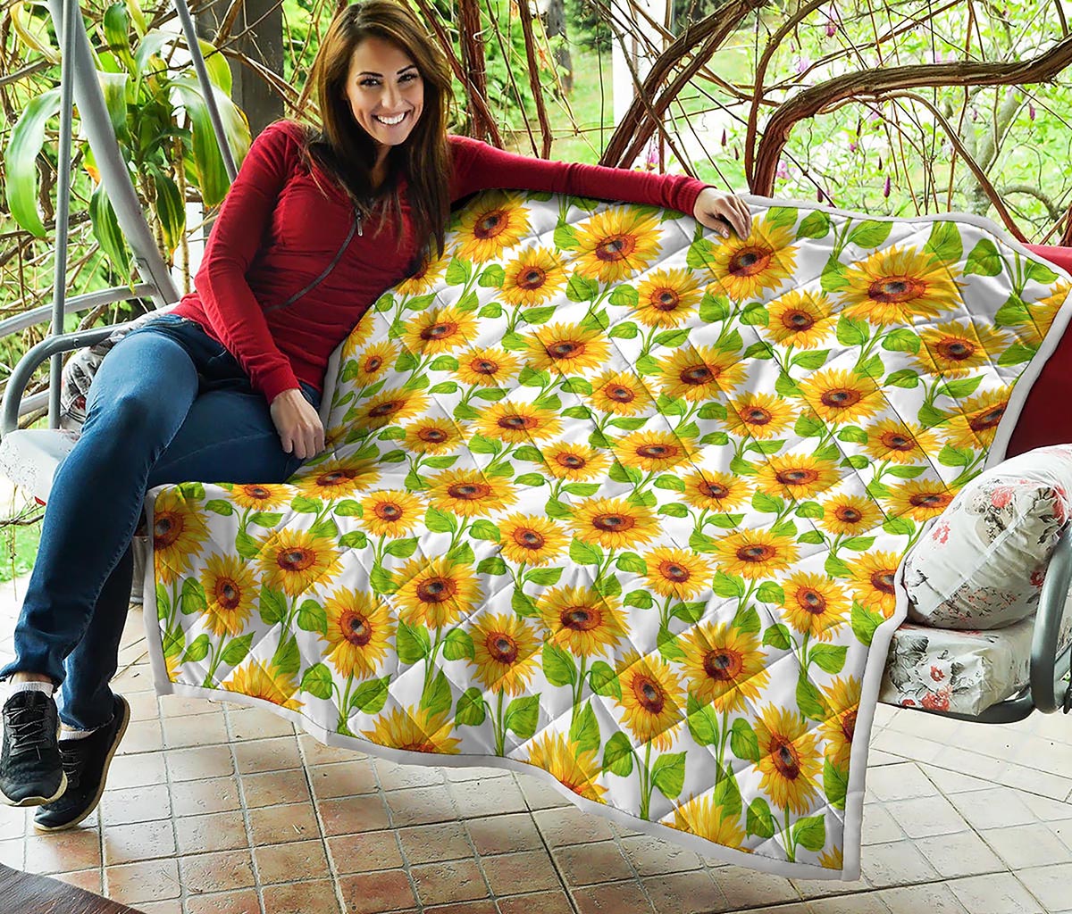 White Watercolor Sunflower Pattern Print Quilt