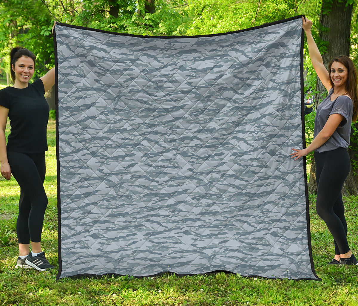 Winter Tiger Stripe Camo Pattern Print Quilt