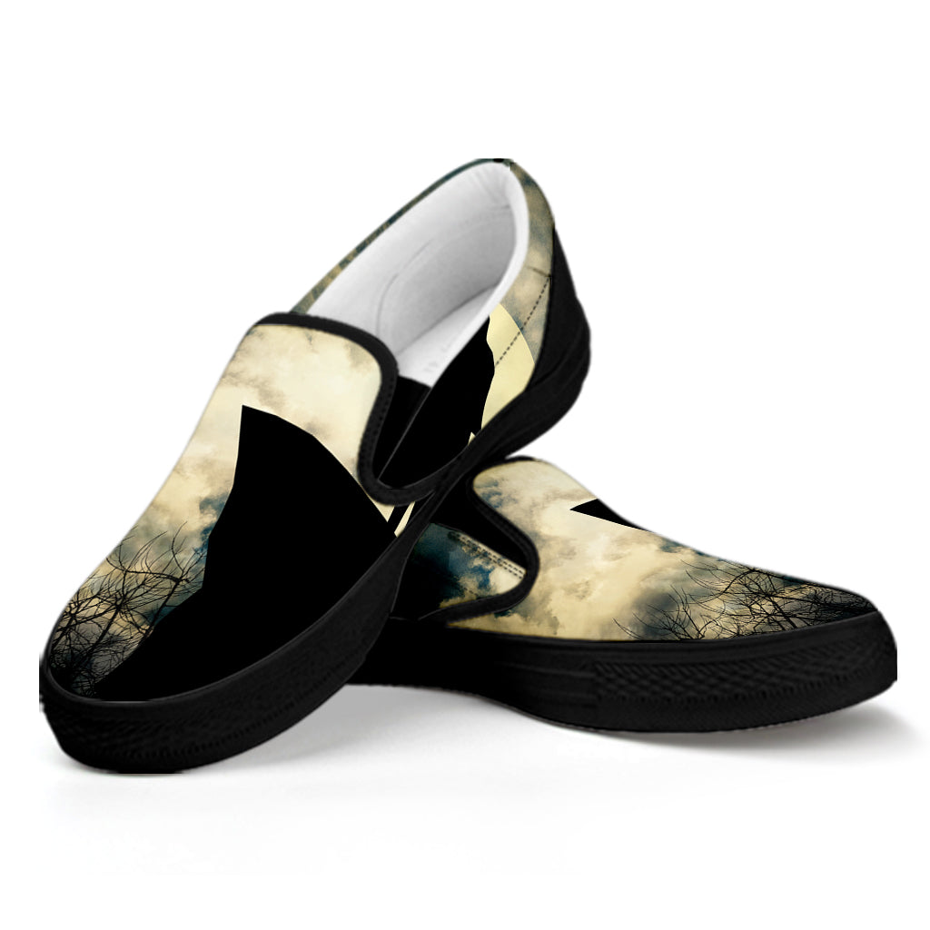 Wolf Howling At The Full Moon Print Black Slip On Shoes