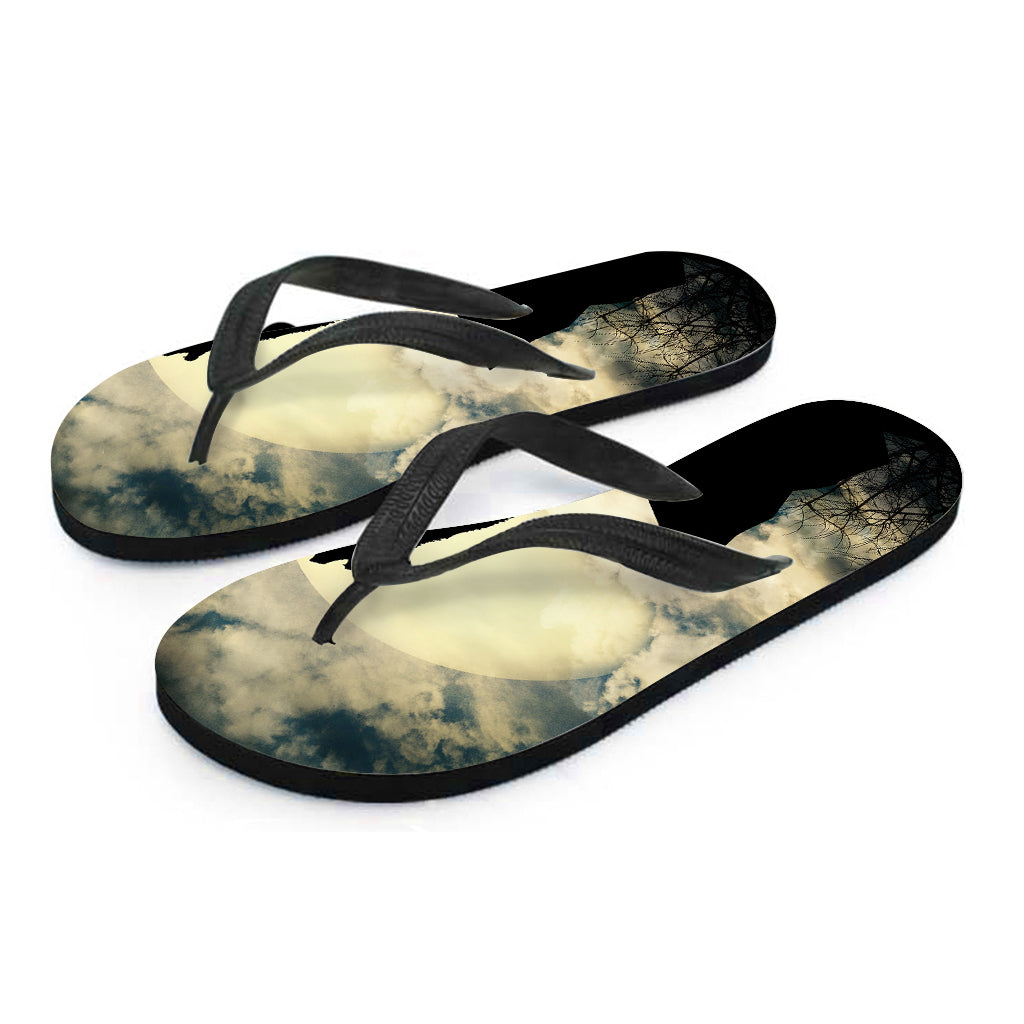Wolf Howling At The Full Moon Print Flip Flops