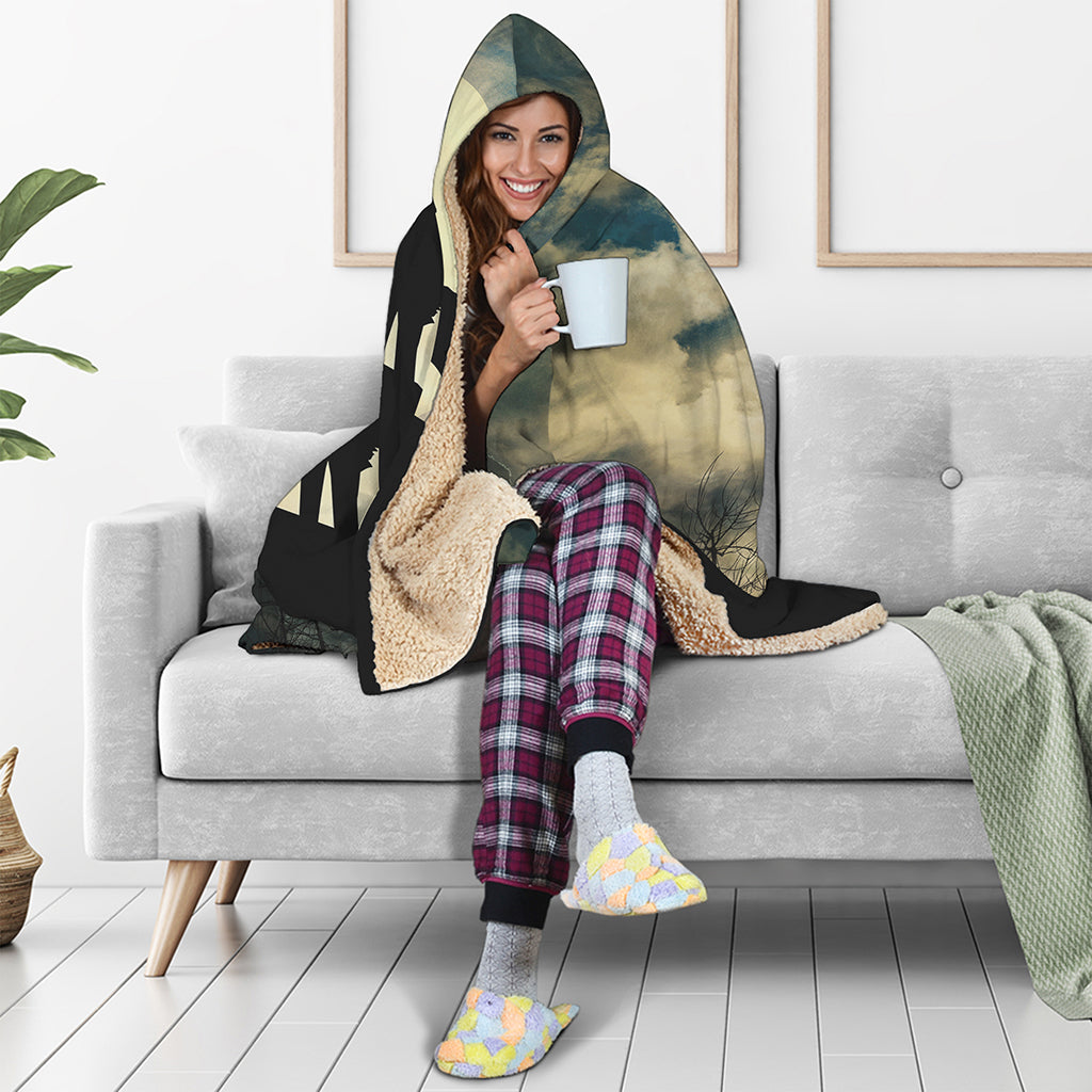 Wolf Howling At The Full Moon Print Hooded Blanket