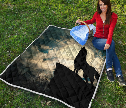 Wolf Howling At The Full Moon Print Quilt
