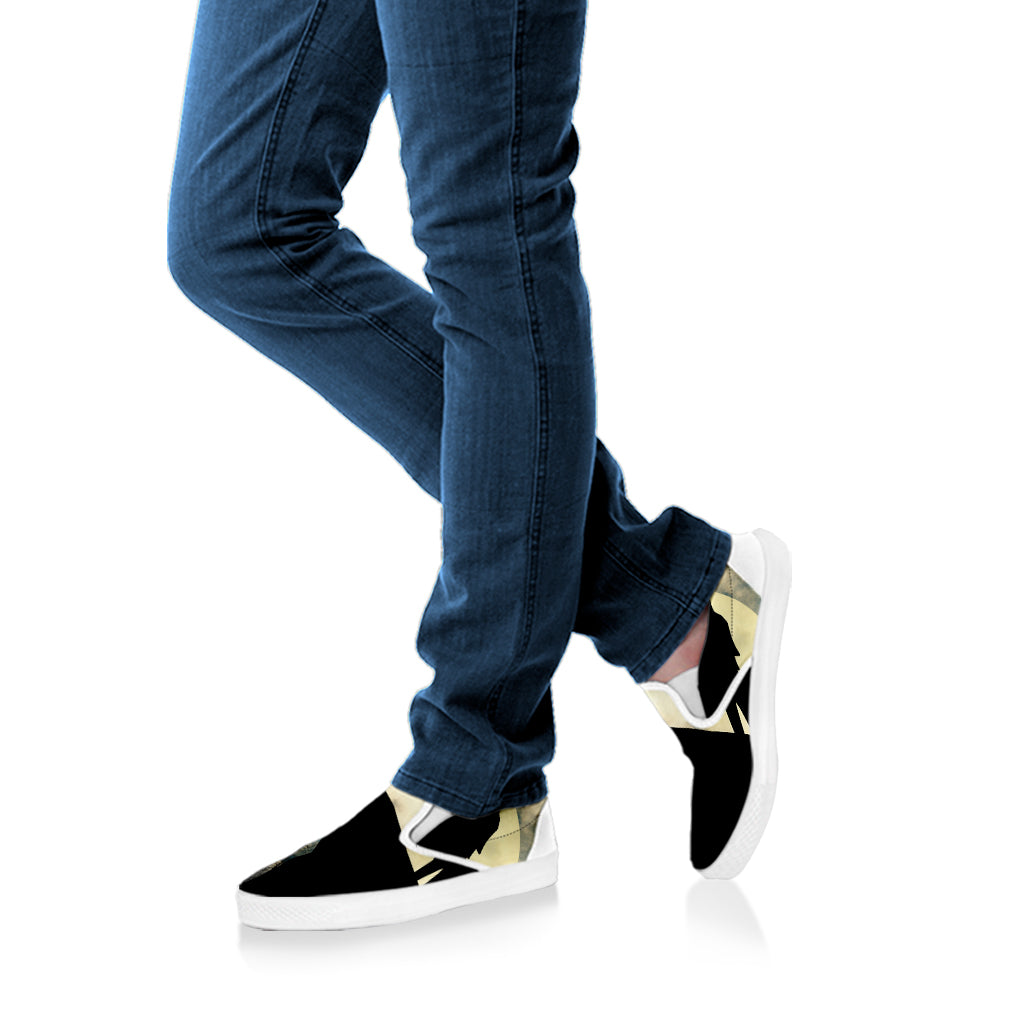 Wolf Howling At The Full Moon Print White Slip On Shoes