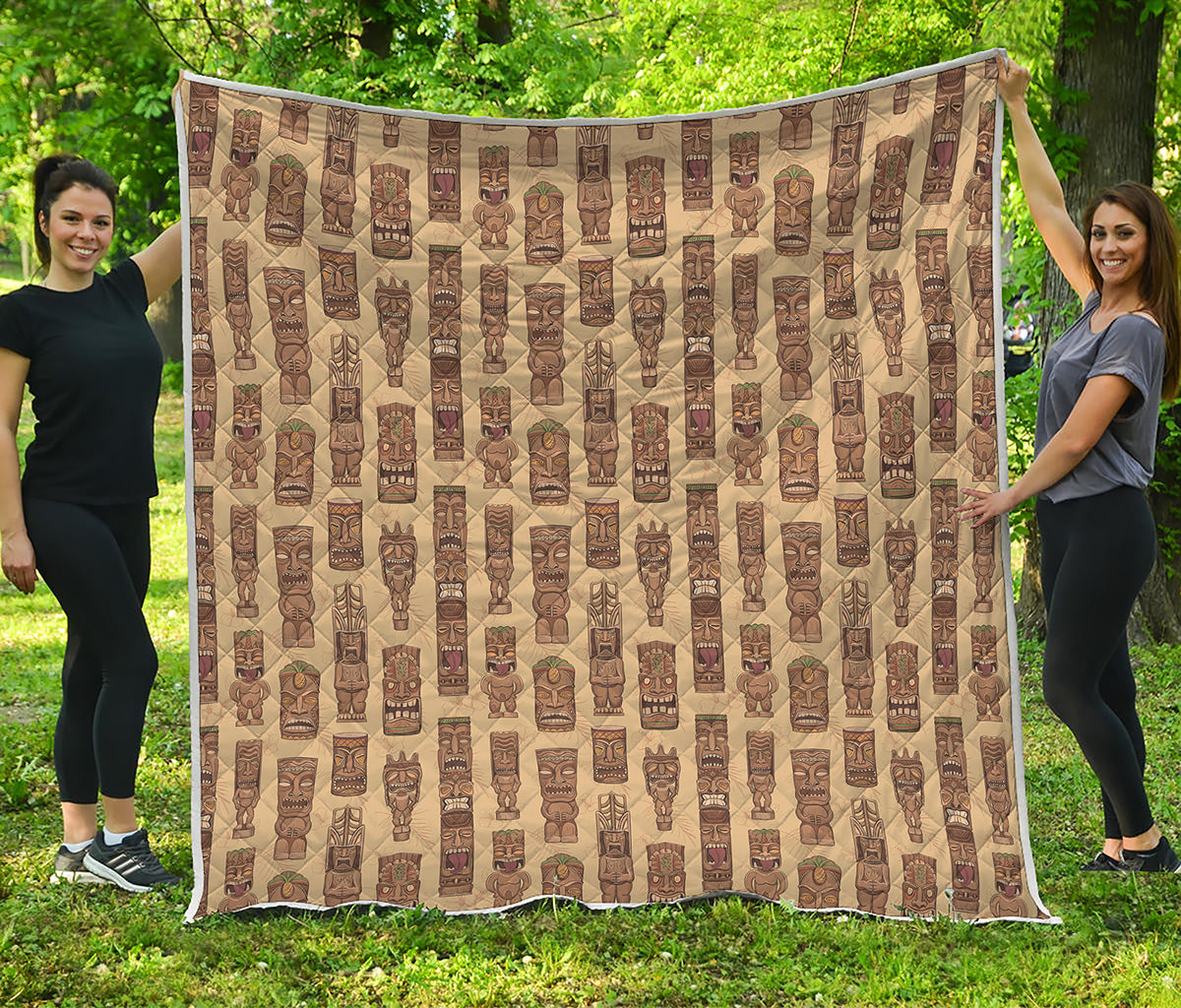 Wooden Tiki Pattern Print Quilt