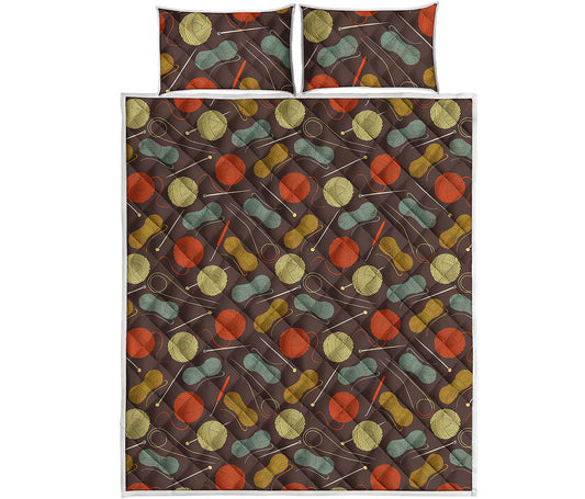 Yarn And Needle Pattern Print Quilt Bed Set