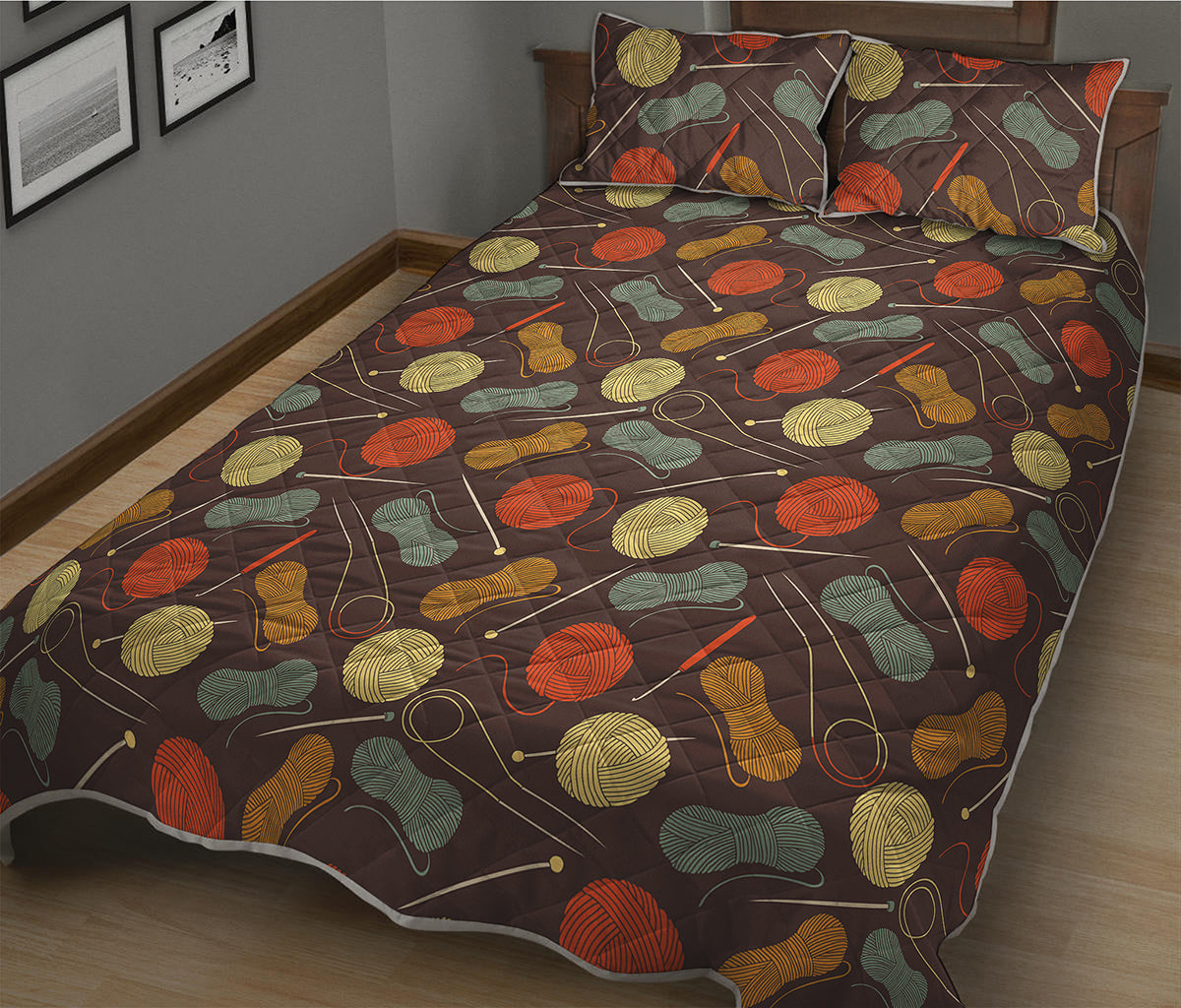 Yarn And Needle Pattern Print Quilt Bed Set