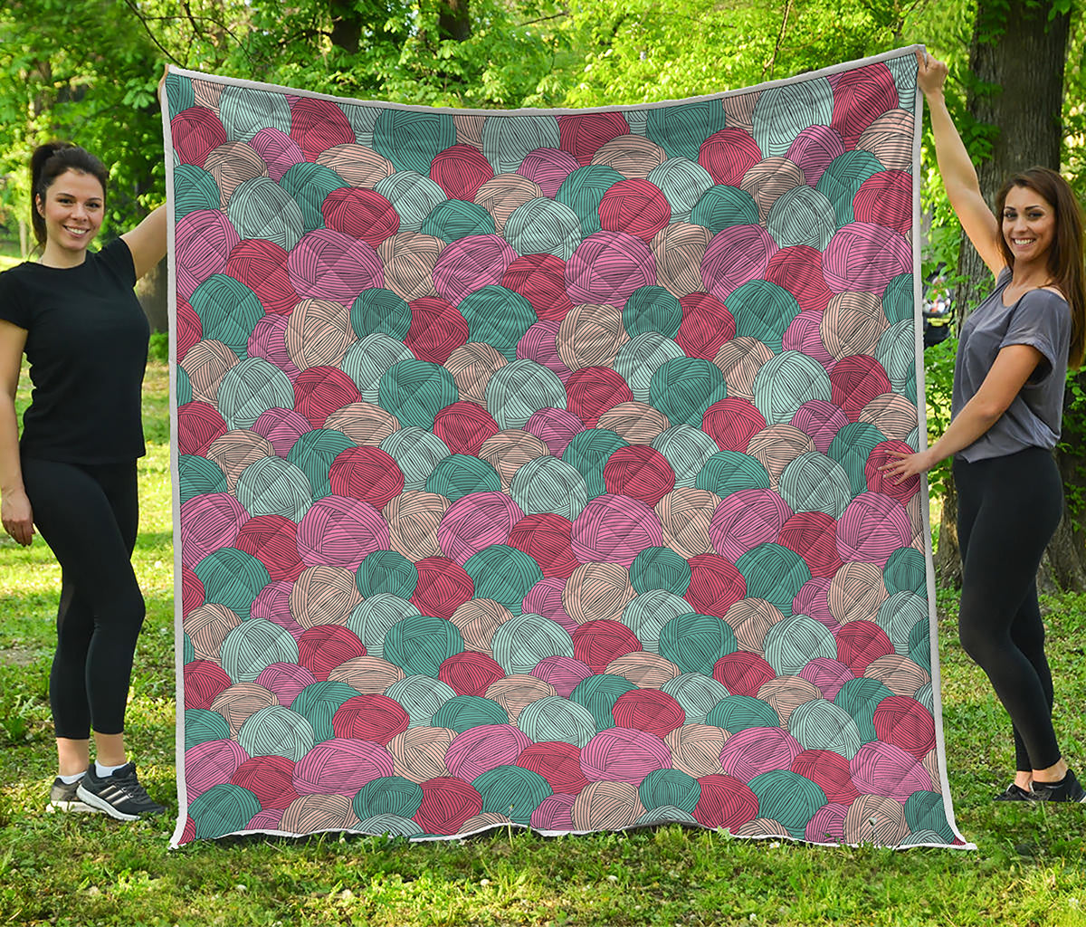 Yarn Balls Pattern Print Quilt