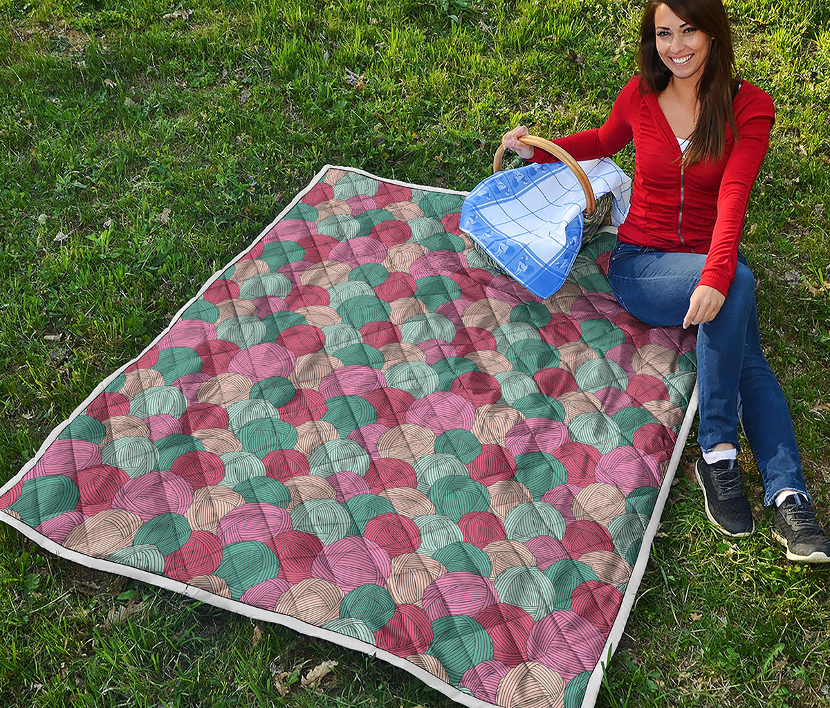Yarn Balls Pattern Print Quilt