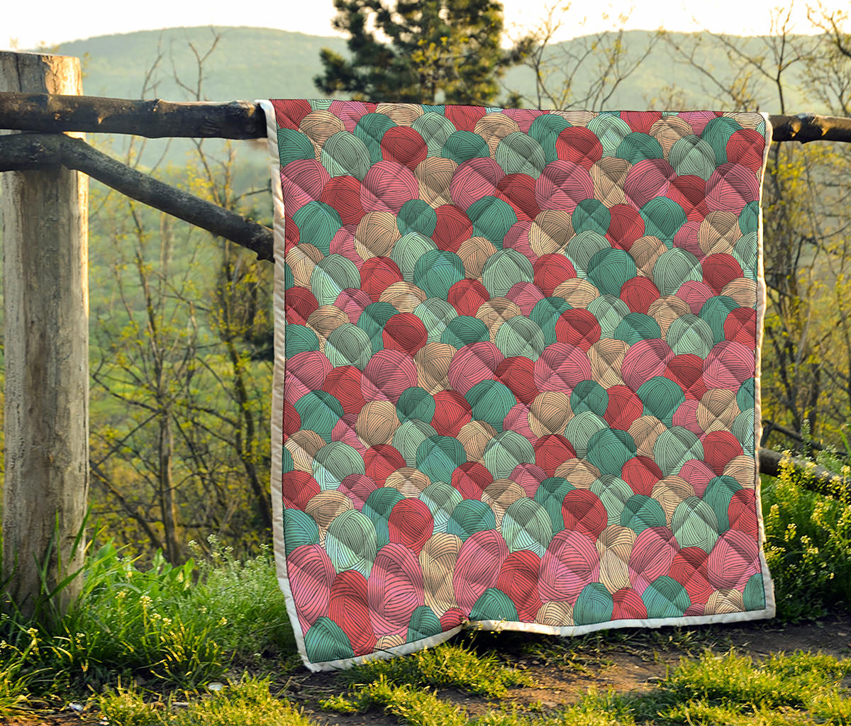 Yarn Balls Pattern Print Quilt