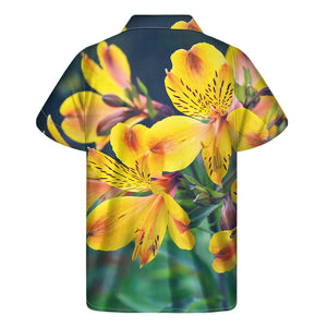 Yellow Alstroemeria Print Men's Short Sleeve Shirt