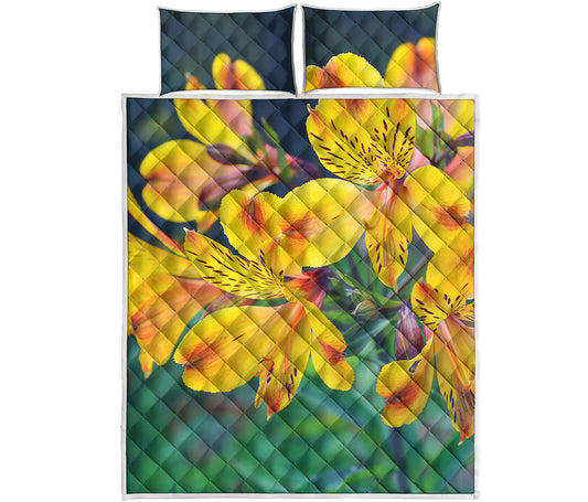 Yellow Alstroemeria Print Quilt Bed Set