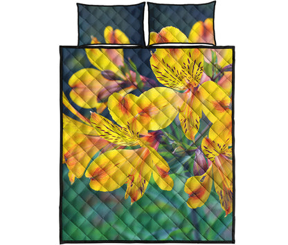 Yellow Alstroemeria Print Quilt Bed Set