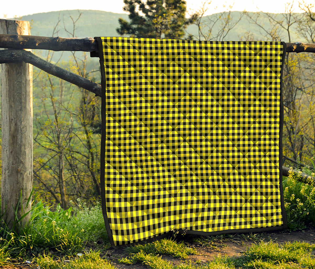 Yellow And Black Check Pattern Print Quilt