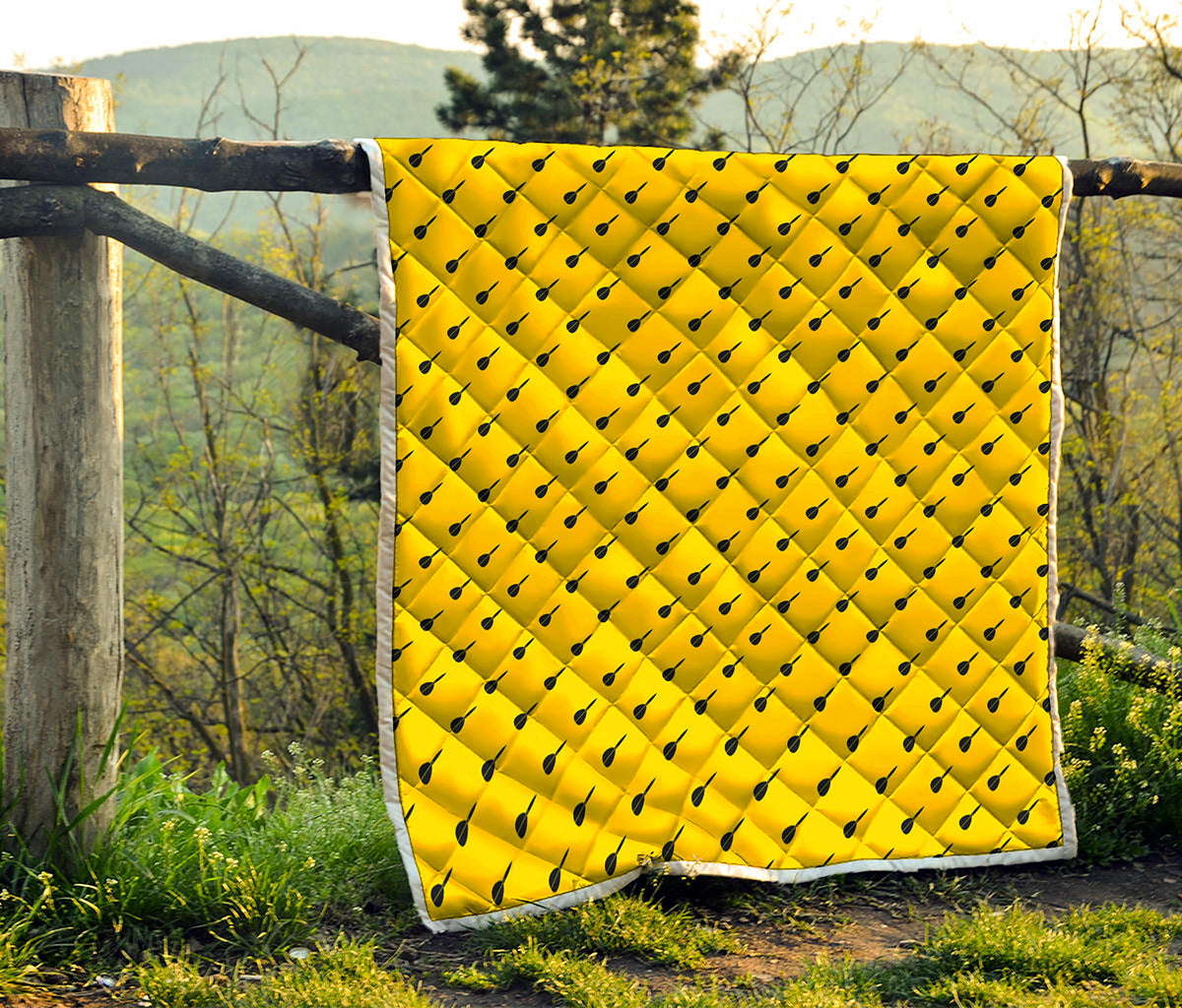 Yellow And Black Dart Pattern Print Quilt