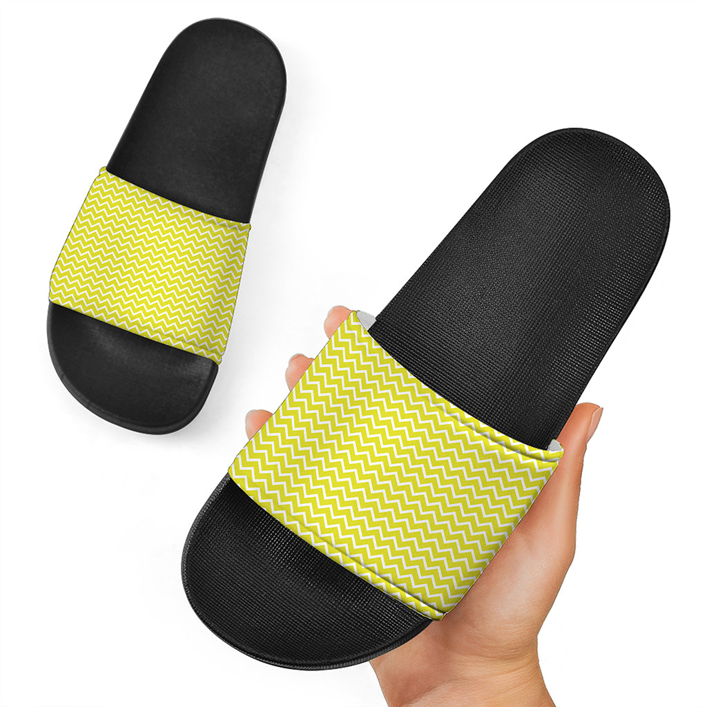 Yellow And White Zigzag Pattern Print Black Slide Sandals