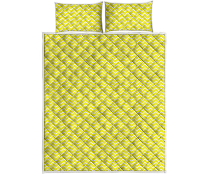 Yellow And White Zigzag Pattern Print Quilt Bed Set
