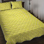Yellow And White Zigzag Pattern Print Quilt Bed Set