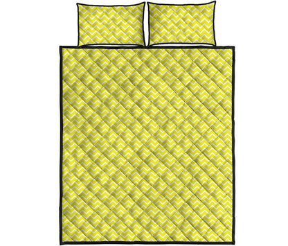 Yellow And White Zigzag Pattern Print Quilt Bed Set