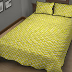 Yellow And White Zigzag Pattern Print Quilt Bed Set