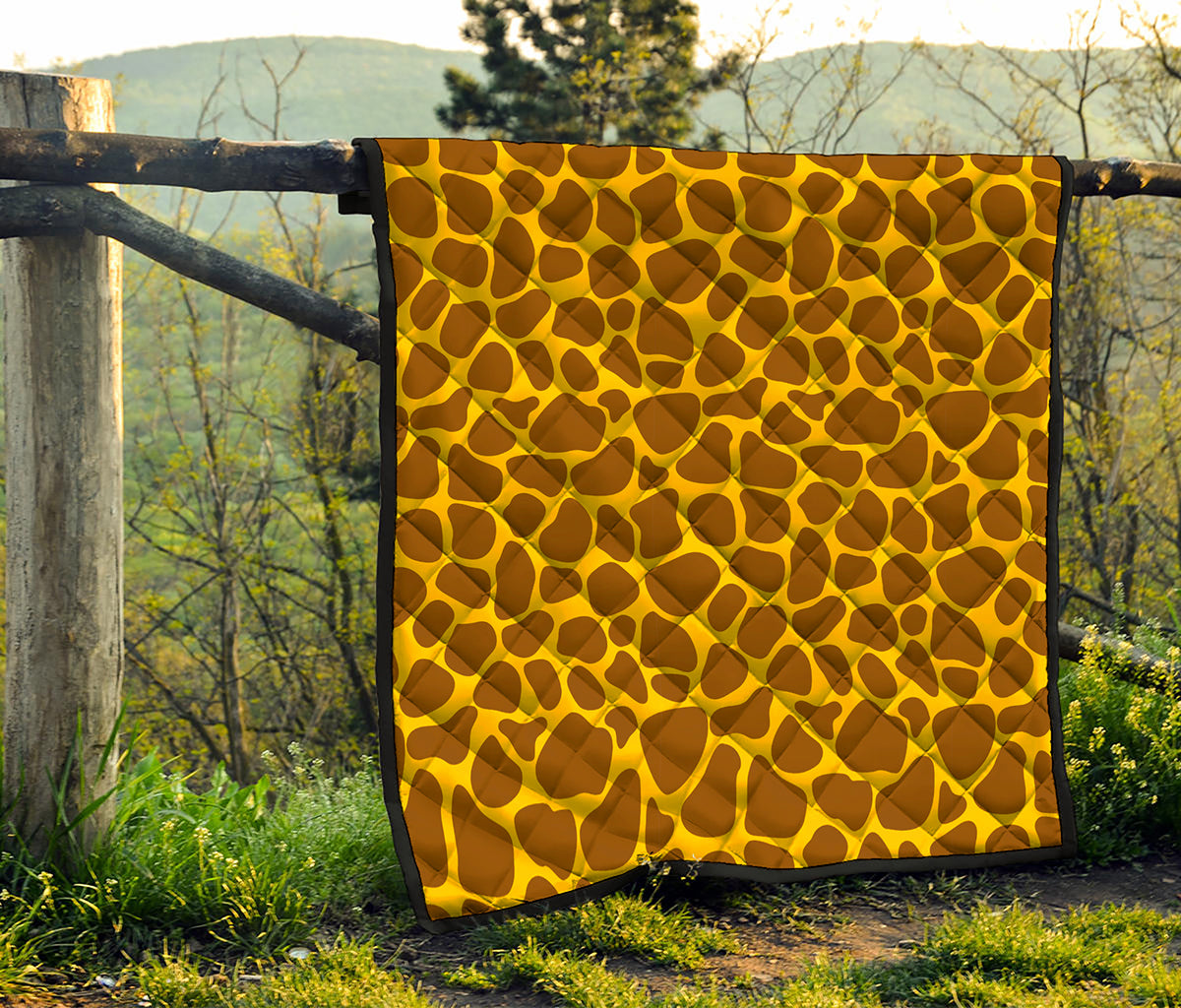 Yellow Brown Giraffe Pattern Print Quilt