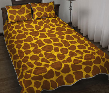 Yellow Brown Giraffe Pattern Print Quilt Bed Set