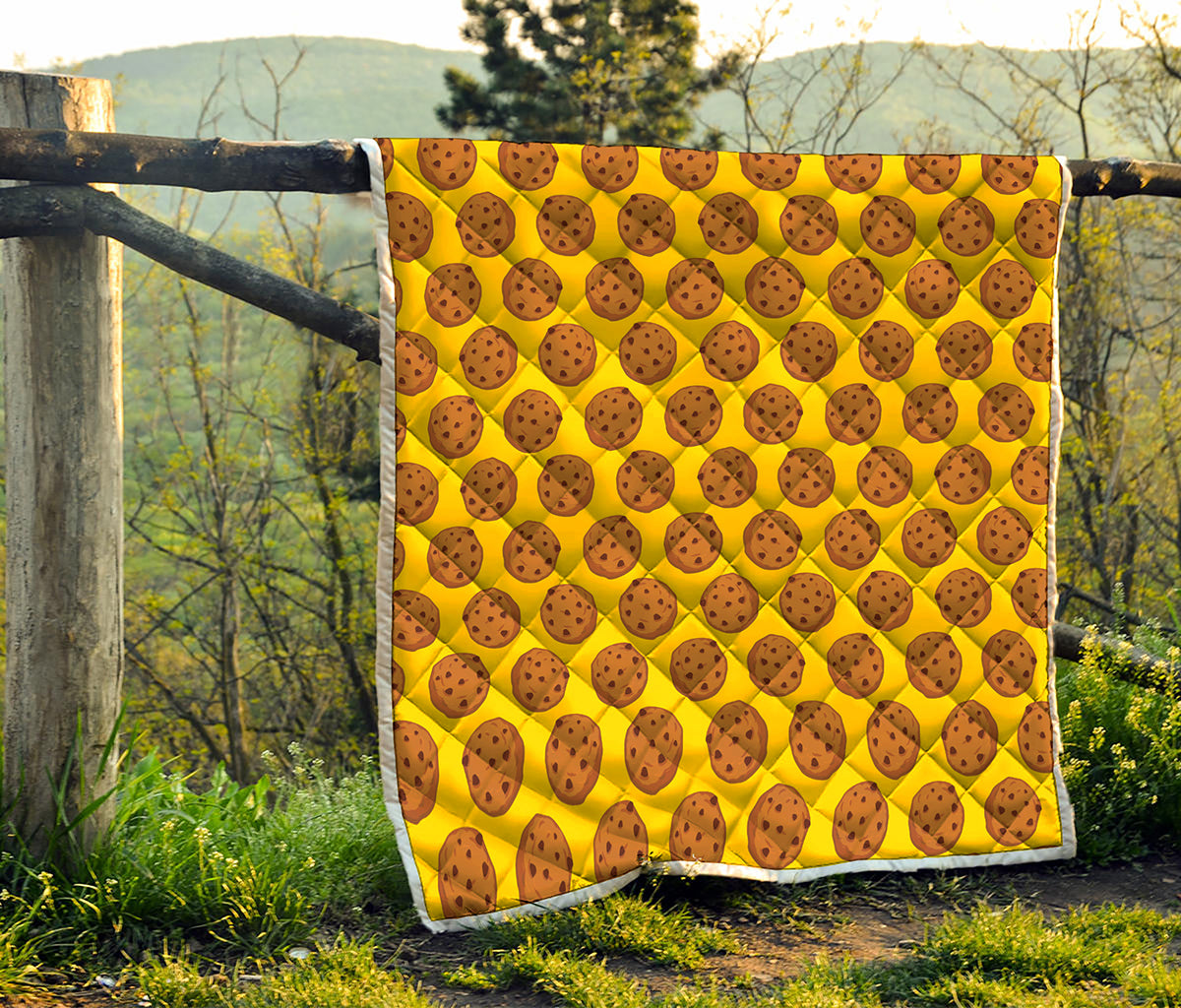 Yellow Cookie Pattern Print Quilt
