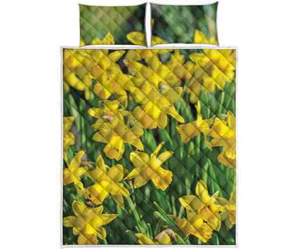 Yellow Daffodil Flower Print Quilt Bed Set