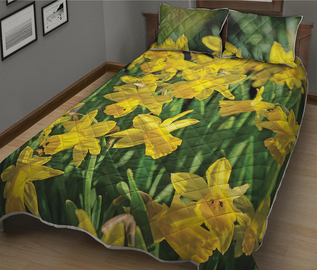 Yellow Daffodil Flower Print Quilt Bed Set