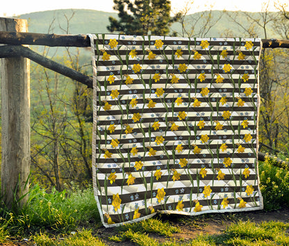 Yellow Daffodil Striped Pattern Print Quilt